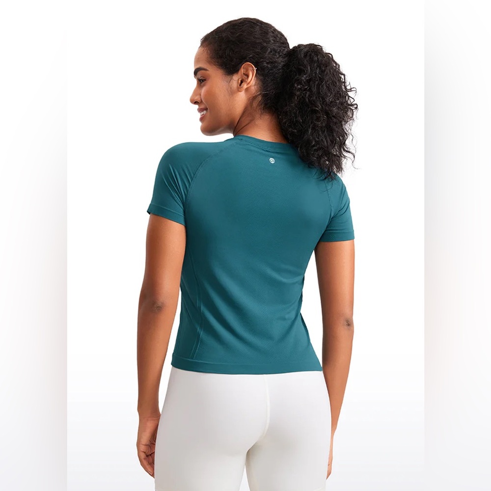 Seamless Crewneck Short Sleeve Shirts Waist Length - Picture 2 of 6
